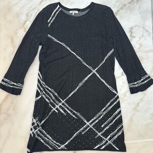 Black and White Long Sleeve Sheath Dress with Crew Neck